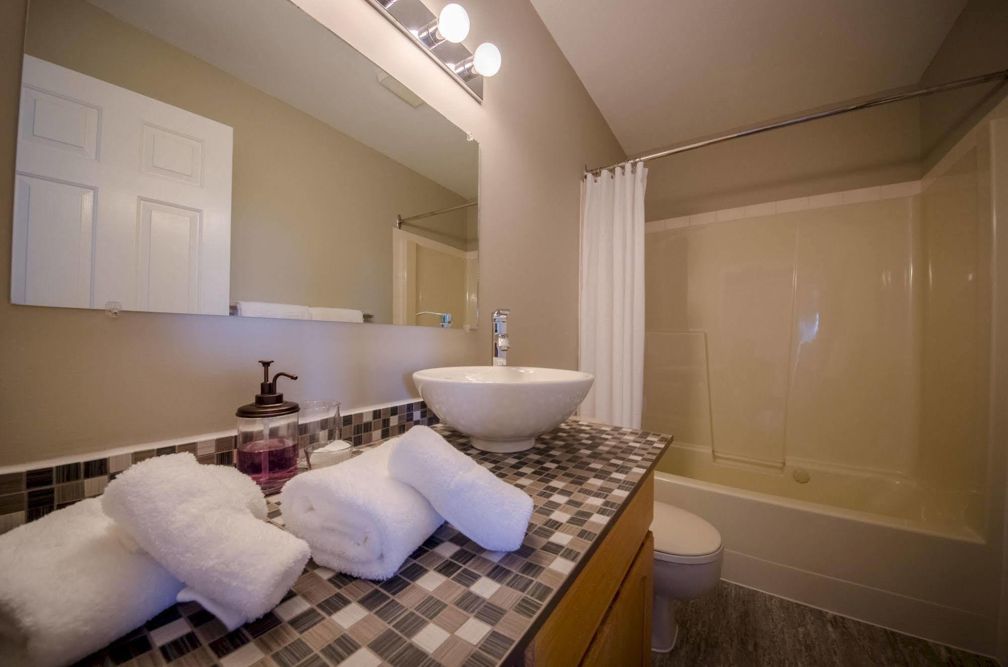 Ok Whistle Stop Bed & Breakfast เพนทิกตัน ภายนอก รูปภาพ