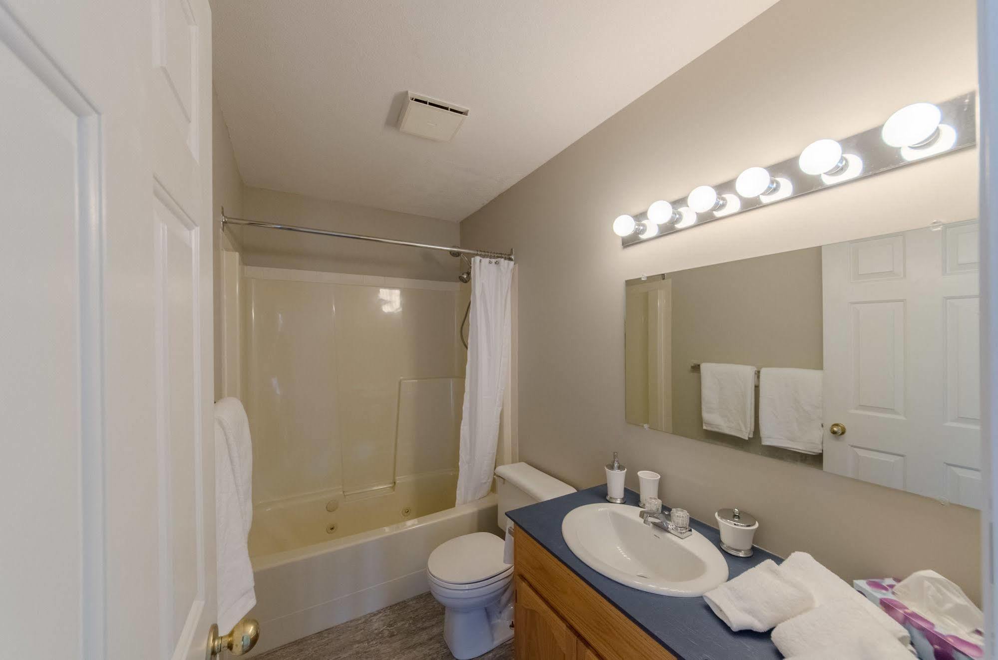 Ok Whistle Stop Bed & Breakfast เพนทิกตัน ภายนอก รูปภาพ