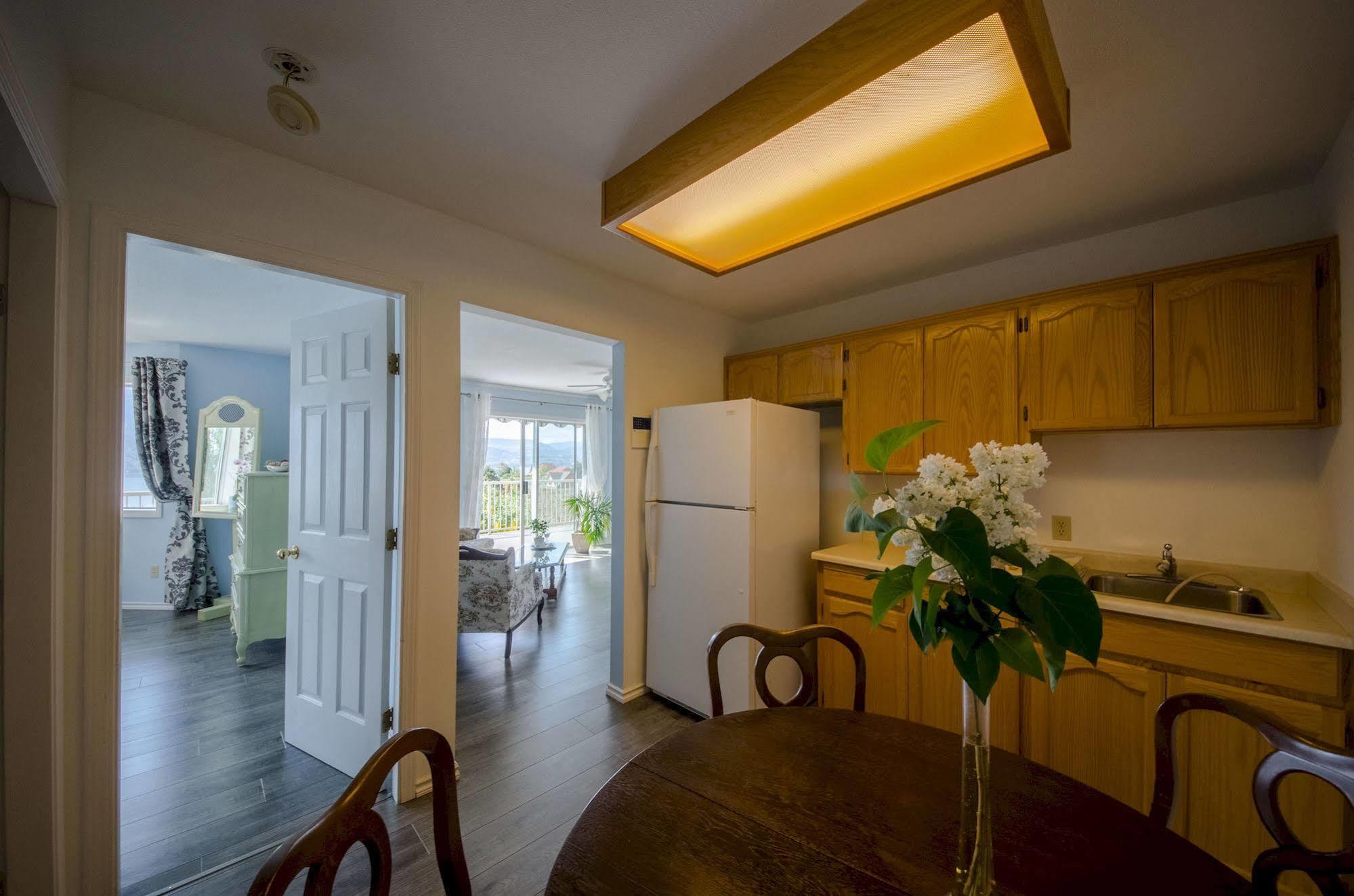 Ok Whistle Stop Bed & Breakfast เพนทิกตัน ภายนอก รูปภาพ
